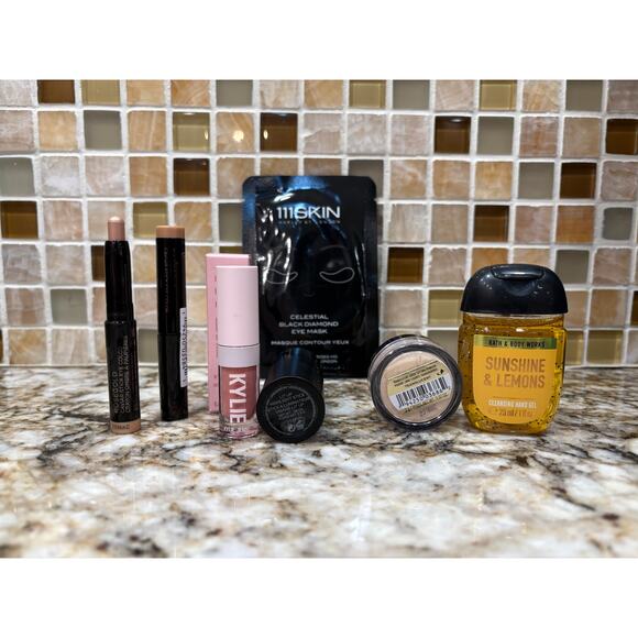 Luxury Makeup & Skincare Mini Beauty Bundle - Picture 4 of 4